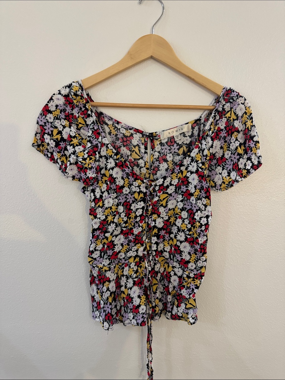 ROW A Black Floral Tie-Front Short Sleeve Blouse